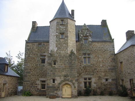 Manoir de fournebello - cotes d arm.jpg