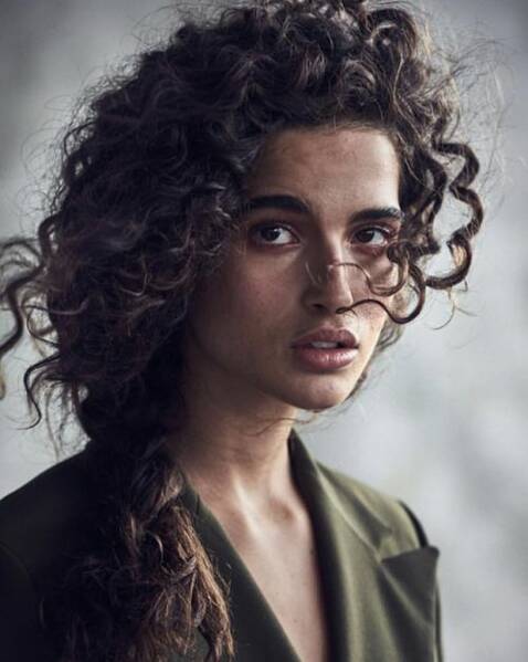 Fichier:Personnage Aisha profil.jpg